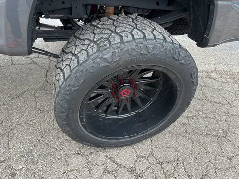 Used 2022 Ford F250 XLT w/ Black Appearance Package image 9