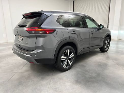 Used 2026 Nissan Rogue SL FWD image 9