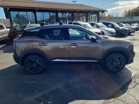 New 2026 Nissan Kicks SR w/ Cold Weather Package image 9