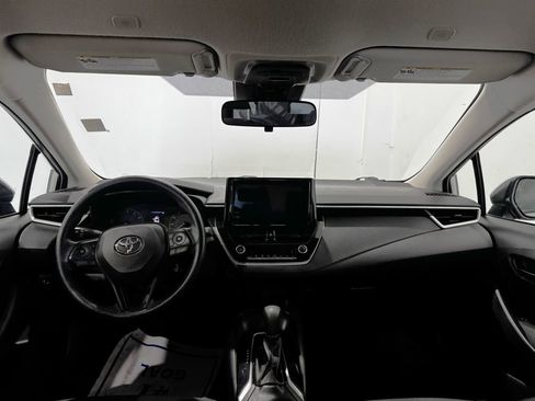 Used 2023 Toyota Corolla LE FWD image 2