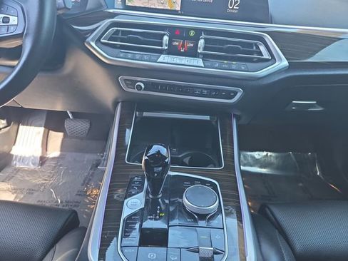 Used 2023 BMW X5 xDrive45e image 11