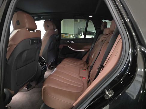 Used 2019 BMW X5 xDrive40i w/ Convenience Package AWD/4WD image 16