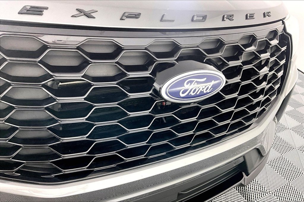 Used 2025 Ford Explorer ST-Line w/ ST-Line Street Pack AWD/4WD image 31
