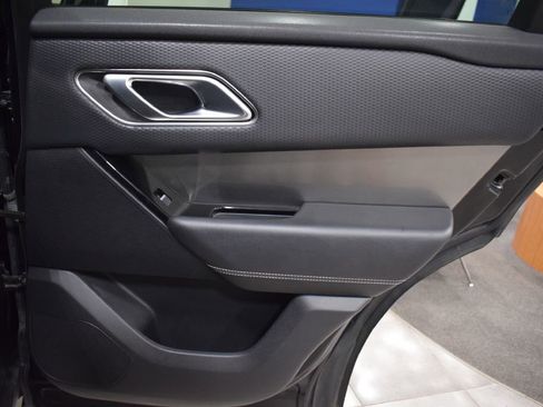 Used 2019 Land Rover Range Rover Velar S image 18