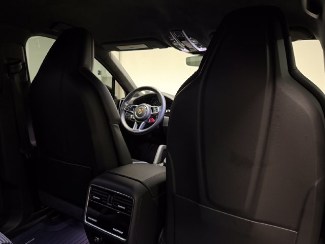 Certified 2023 Porsche Cayenne GTS AWD/4WD image 28