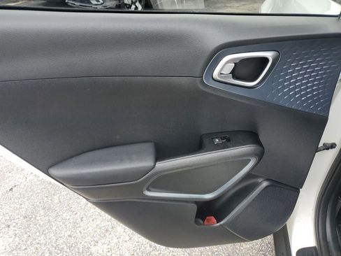Used 2024 Kia Soul EX FWD image 39