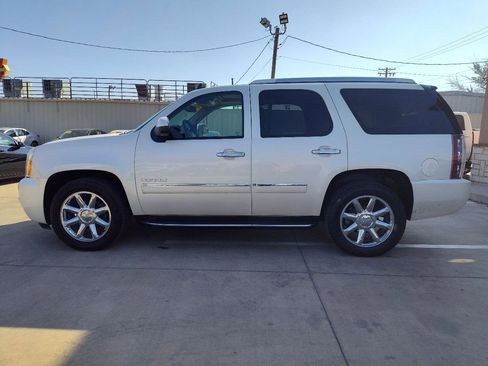 Used 2011 GMC Yukon Denali image 11