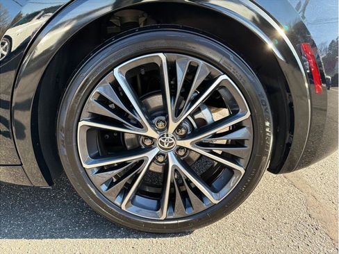 Used 2024 Toyota Prius XLE image 24