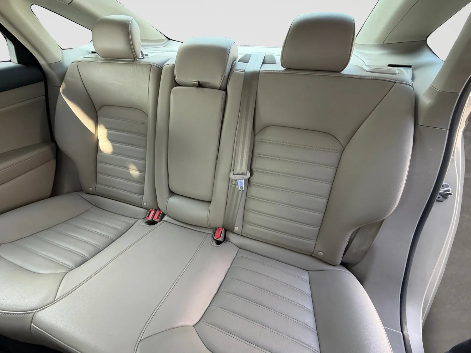 Used 2017 Ford Fusion Energi SE FWD image 15