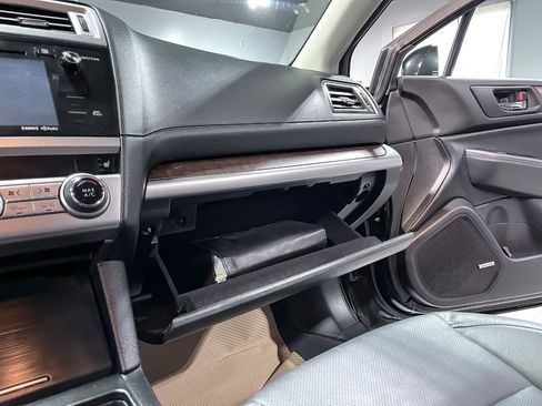 Used 2017 Subaru Outback 2.5i Limited image 31