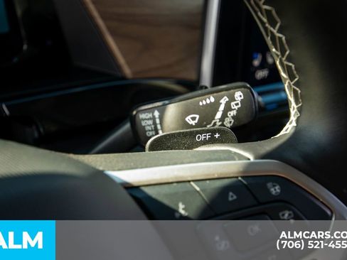 Used 2025 Volkswagen Atlas SE image 21