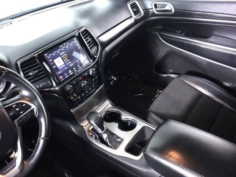 Used 2019 Jeep Grand Cherokee Laredo w/ Laredo X Package RWD image 29