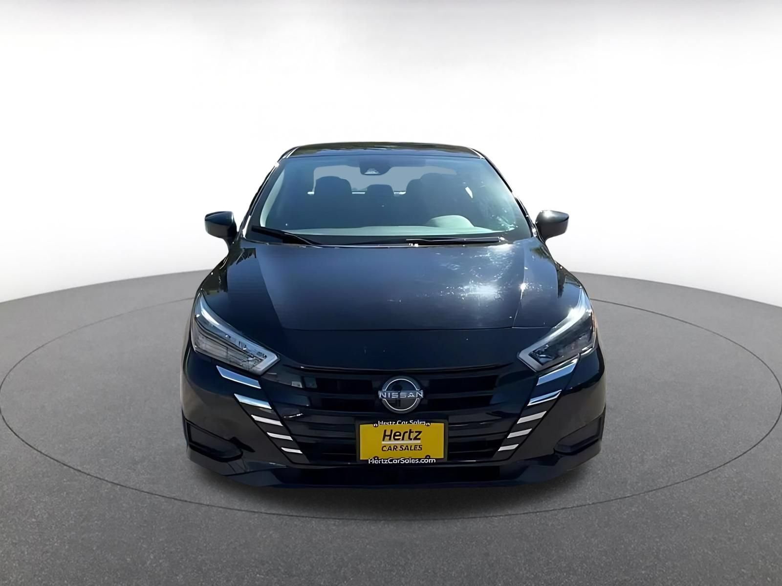 Used 2025 Nissan Versa SV FWD image 4
