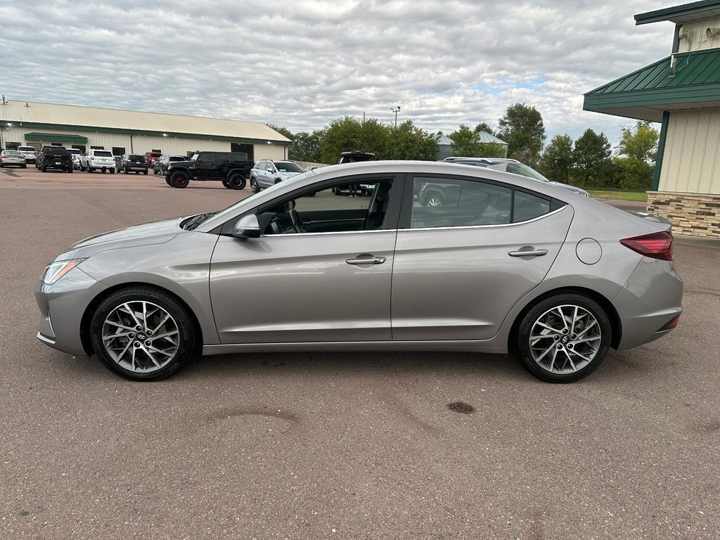 Used 2020 Hyundai Elantra Limited w/ Cargo Package (C1) FWD image 35