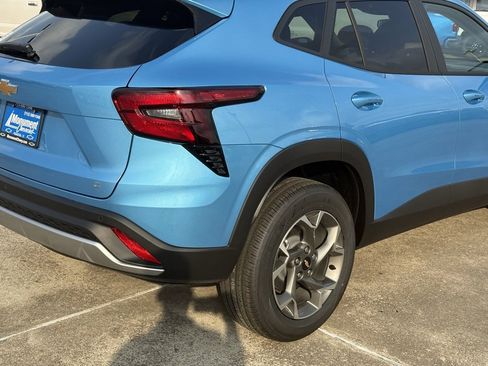 New 2026 Chevrolet Trax LT w/ Sunroof Package image 11