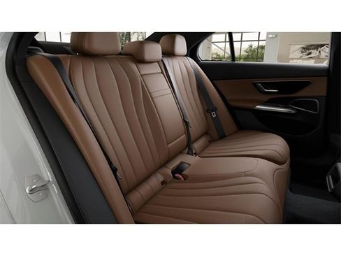 New 2026 Mercedes-Benz E 350 4MATIC Sedan image 5