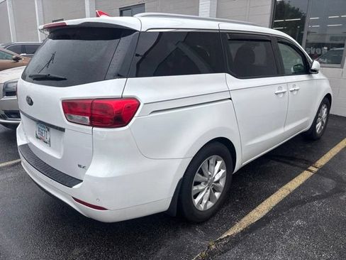 Used 2017 Kia Sedona EX FWD image 11