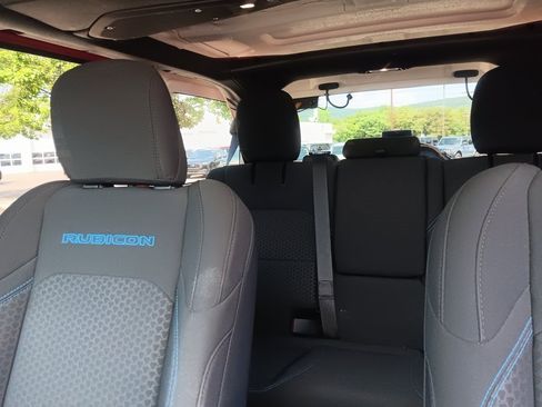 Used 2024 Jeep Wrangler Unlimited Rubicon 4xe image 10