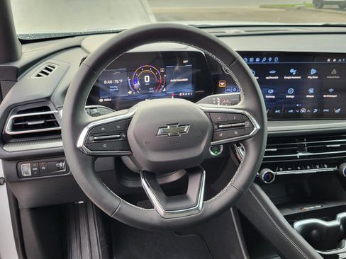 New 2026 Chevrolet Traverse LT image 16