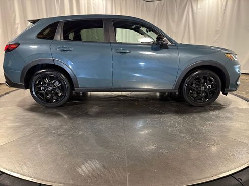 Used 2023 Honda HR-V Sport image 9