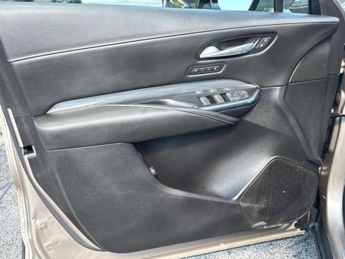 Used 2025 Cadillac XT4 Premium Luxury image 18