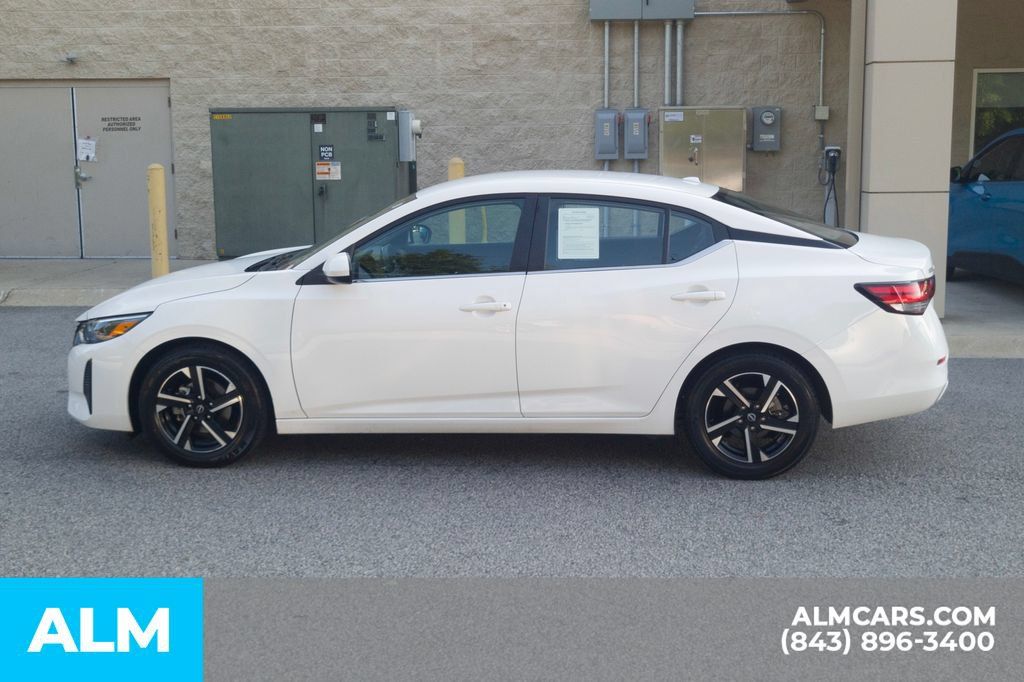 Used 2024 Nissan Sentra SV FWD image 10