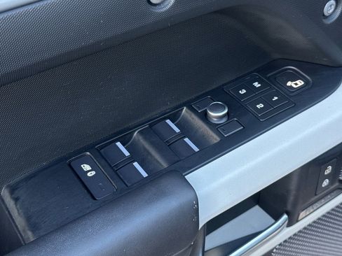 Used 2021 Land Rover Defender 110 X-Dynamic HSE image 15