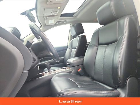 Used 2017 Nissan Pathfinder Platinum image 11