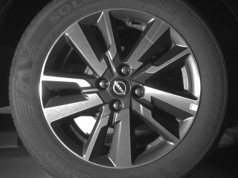 Used 2025 Nissan Versa SV FWD image 15