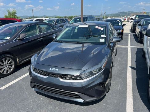 Used 2022 Kia Forte LXS FWD image 1