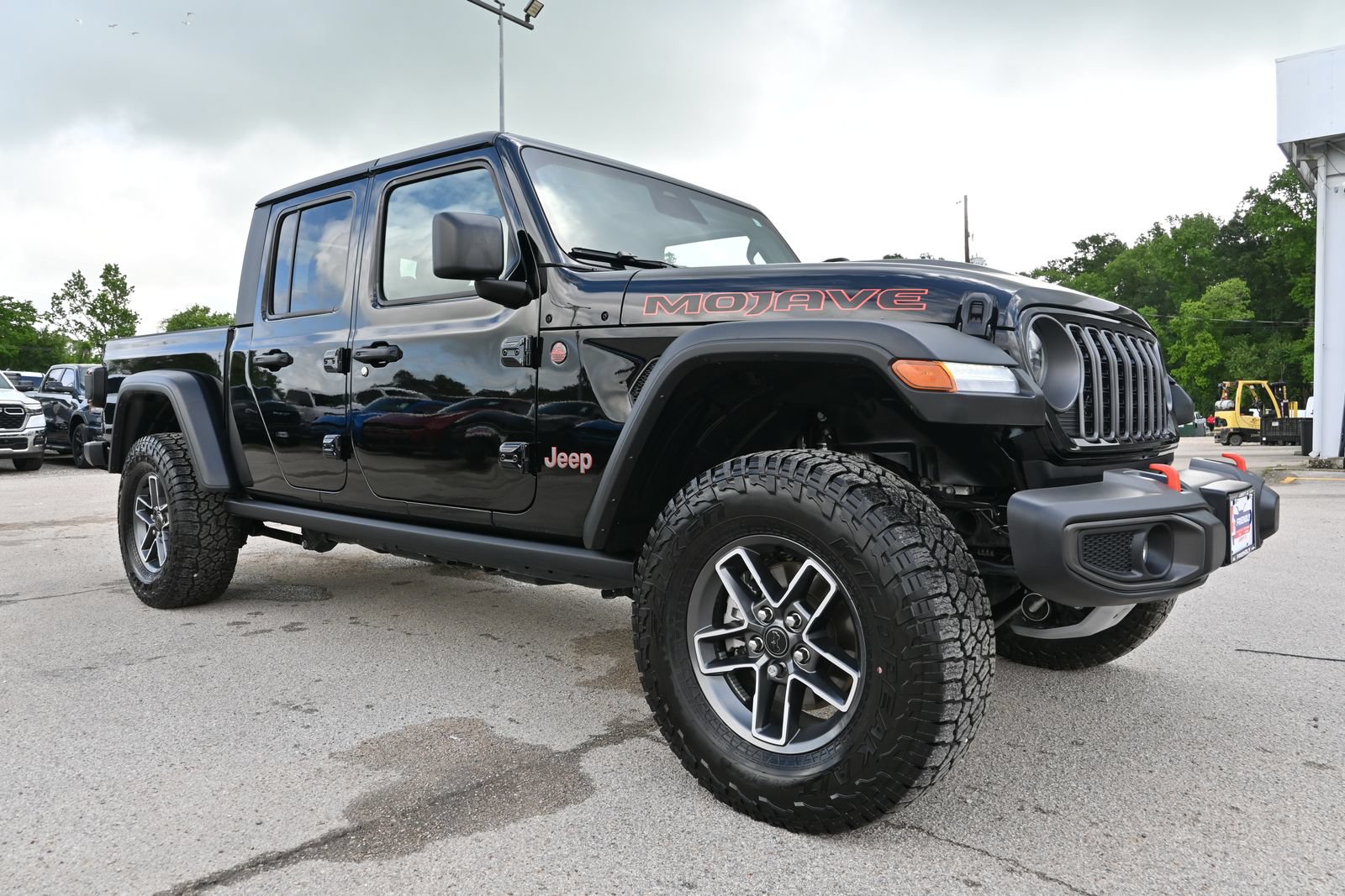 Used 2026 Jeep Gladiator Mojave AWD/4WD image 4