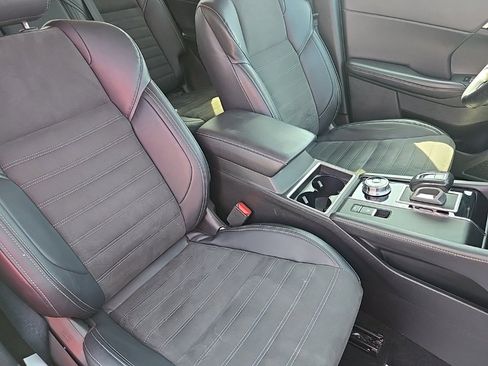 Used 2024 Mitsubishi Outlander SE image 22