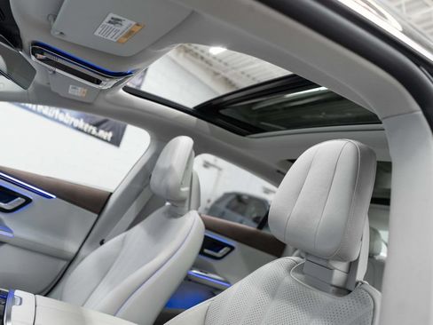 Used 2023 Mercedes-Benz EQE 500 4MATIC Sedan image 8