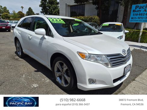 Used 2012 Toyota Venza LE w/ LE Convenience Pkg FWD image 1