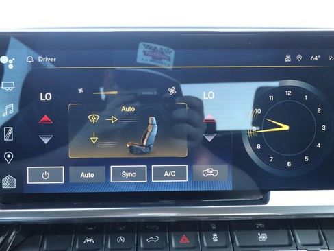 Used 2023 Chevrolet Silverado 1500 LT image 40