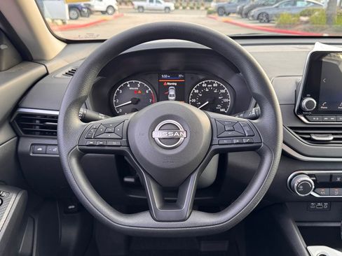 Certified 2025 Nissan Altima 2.5 S image 14