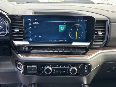 Used 2022 Chevrolet Silverado 1500 LT Trail Boss w/ Convenience Package II image 30