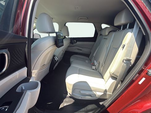 Used 2025 Kia Sorento S AWD/4WD image 34