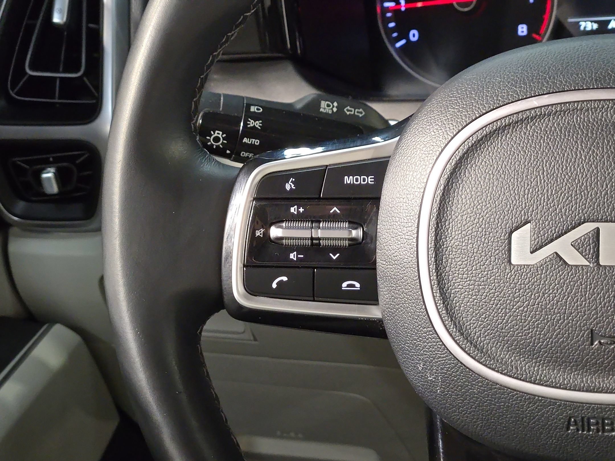 Used 2022 Kia Sorento S w/ Panoramic Sunroof Package FWD image 28