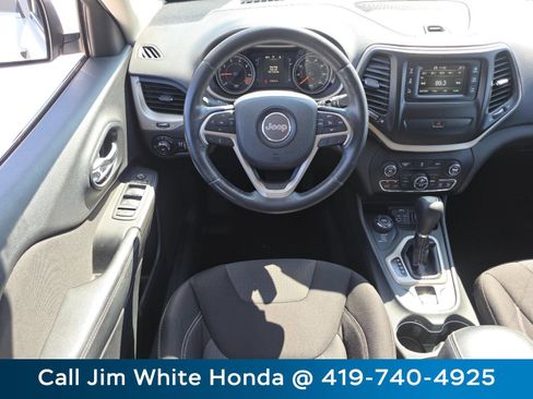 Used 2015 Jeep Cherokee Latitude w/ Comfort/Convenience Group AWD/4WD image 23