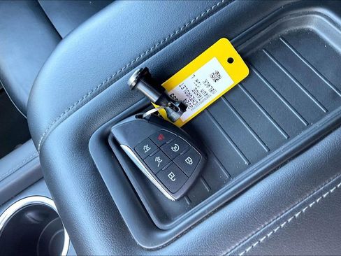 Used 2024 Chevrolet Tahoe LT image 34