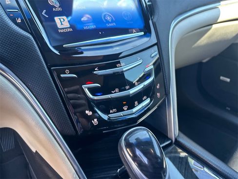 Used 2013 Cadillac XTS Platinum image 19