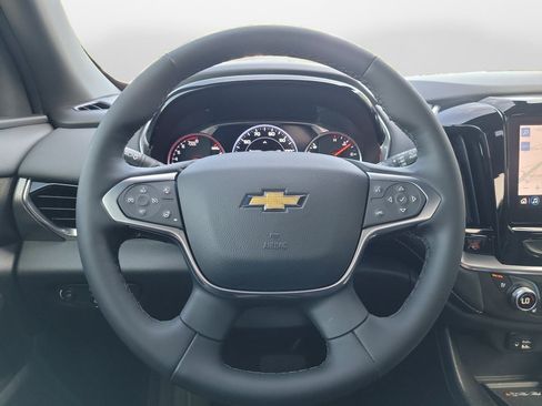 Used 2023 Chevrolet Traverse Premier FWD image 13