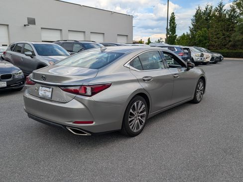 Used 2019 Lexus ES 350 w/ Premium Package FWD image 3