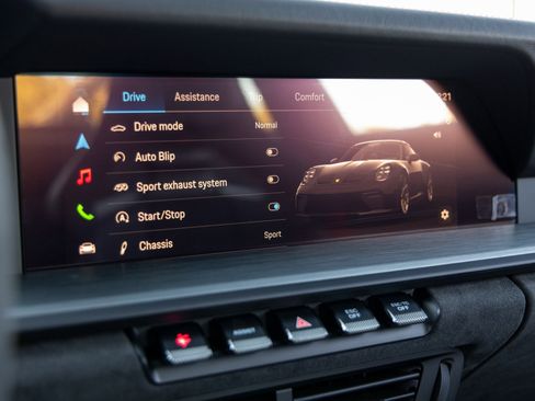 Certified 2026 Porsche 911 GT3 image 40