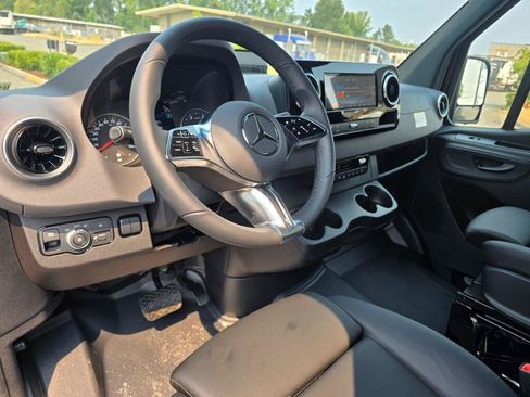 New 2026 Mercedes-Benz Sprinter 2500 image 11