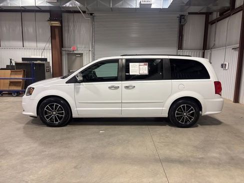 Used 2017 Dodge Grand Caravan GT image 5