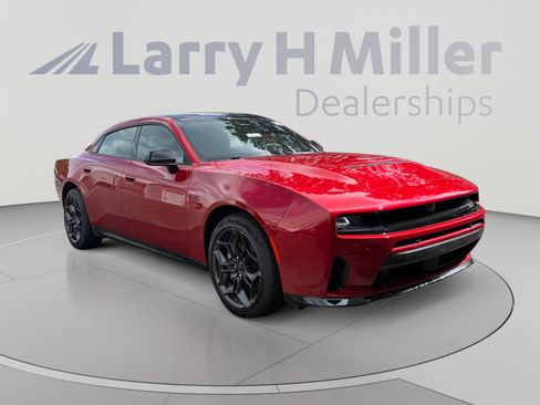 New 2026 Dodge Charger R/T w/ Driver Convenience Group AWD/4WD image 7