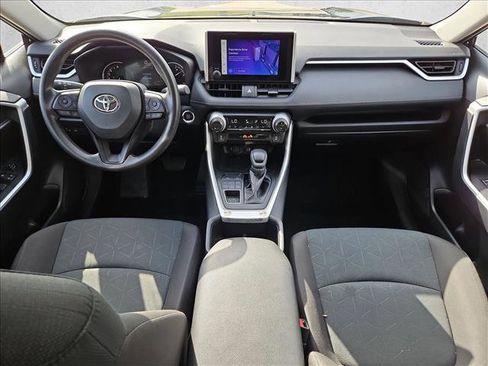 Used 2025 Toyota RAV4 XLE AWD/4WD image 18