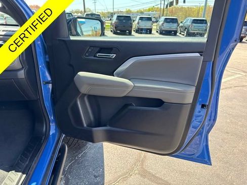 Used 2025 Chevrolet Colorado ZR2 w/ Technology Package AWD/4WD image 26